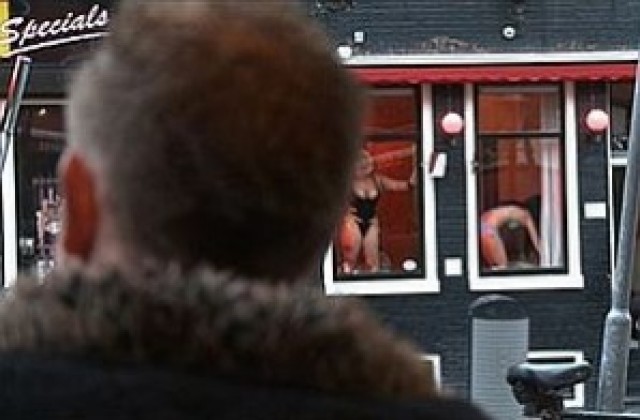 Бон запазва паркометрите за проститутки заради добри приходи през 2011 г.