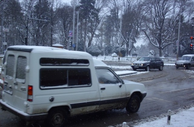 Сняг и вятър в Добричко, няма затворени пътища