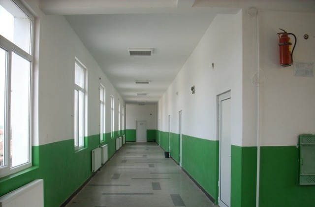 22 училища в региона са затворени, русенските ученици в клас