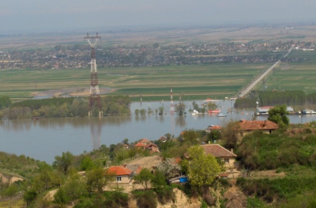 Бедстващите на румънската граница при Бекет вече са в България