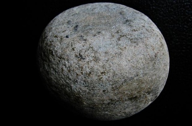 Астероидът 2012 BX34 ще премине съвсем близо до Земята