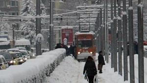 Студ скова страната Обявен е код оранжев