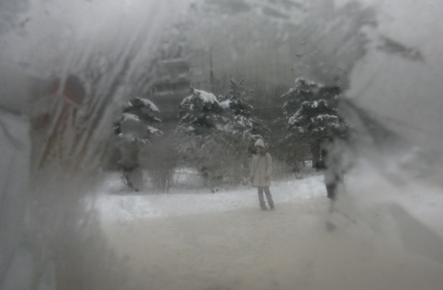 Ледено време утре, оранжев код за Варненско