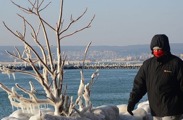 Оранжев код заради студа, няма температурен рекорд във Варна