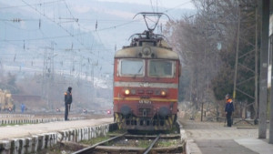 Възстановиха пътническия влак за Бойчиновци и Берковица