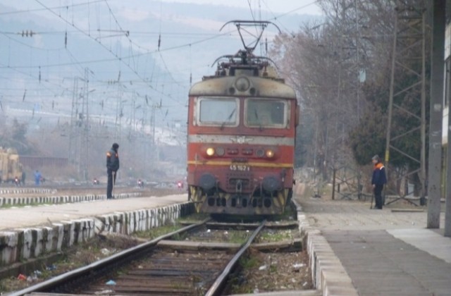Възстановиха пътническия влак за Бойчиновци и Берковица