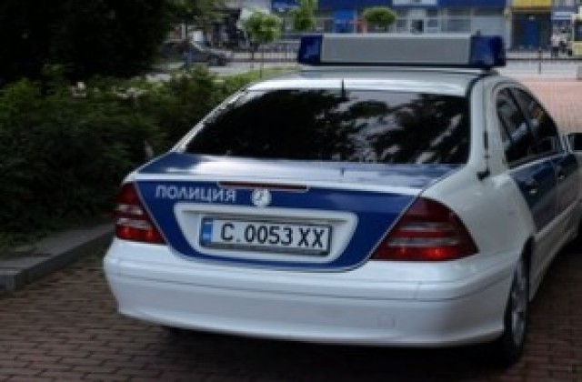 Млад мъж уби приятелката си