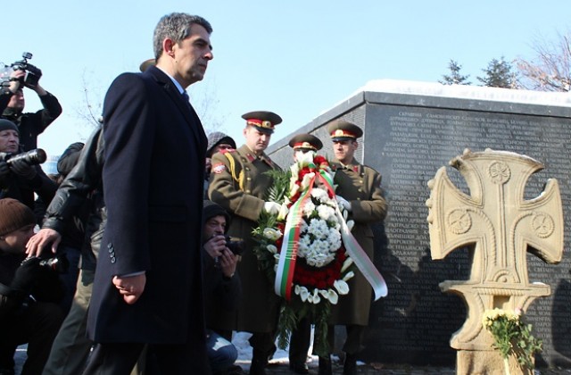Отслужиха панихида в памет на жертвите на комунизма в България