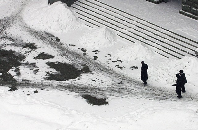 Санкция грози фирмите, провалили се със снегопочистването