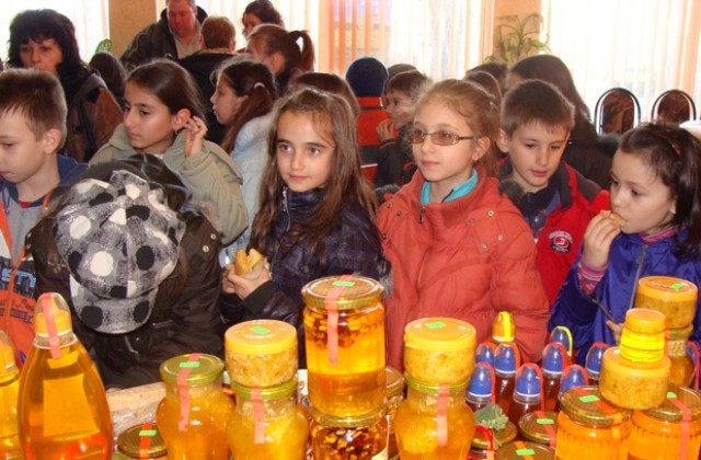 Празник на меда в Козлодуй