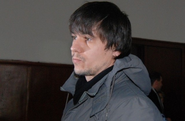 Хасковският съд гледа мярката на задържания вчера дилър с 12 присъди