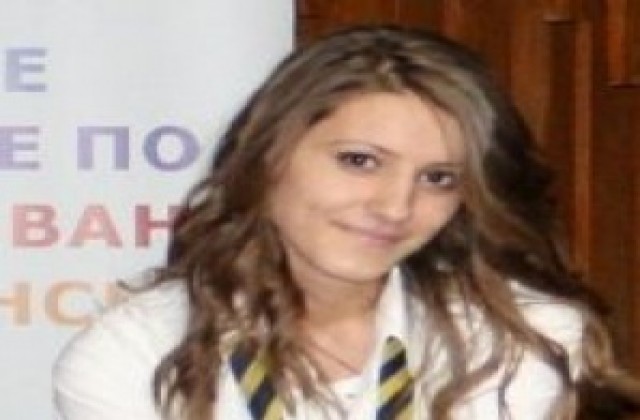 Русенска ученичка спечели конкурс за преводачи на ЕК