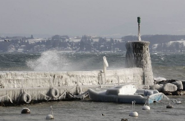 Жертвите на студената вълна в Европа са вече поне 260
