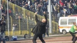 Ботев уреди контрола с поляци
