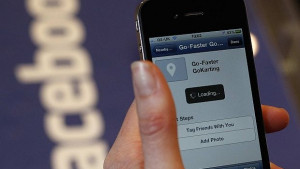 Фейсбук се обръща към мобилните устройства за увеличаване на приходите