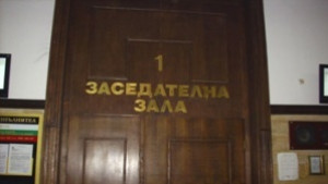 Трафикант на плът остава в ареста