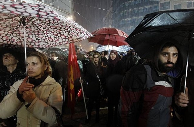 Стачка в Гърция, влаковете спират, училища и банки ще бъдат затворени