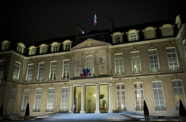 Ротвайлерът срещу топ манекенката