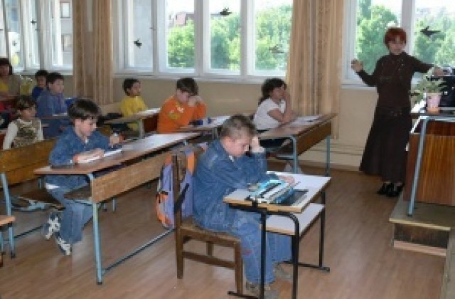 Пет училища в област Плевен спряха занятия днес