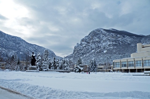 Децата в Монтана - с ваканция, за Враца - решават днес