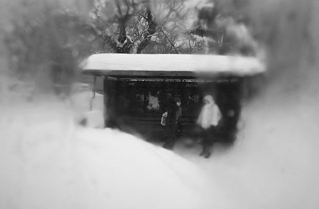 Започна вдигането на сняг от големите площади в София