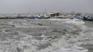 Морето се успокоява