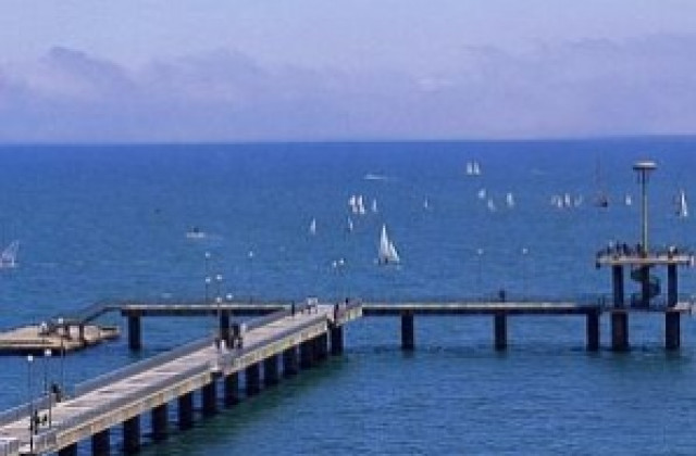 Младеж се самоуби на Моста в Бургас