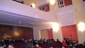 Търсят начин за подмяна на дограмата на читалището залата вече