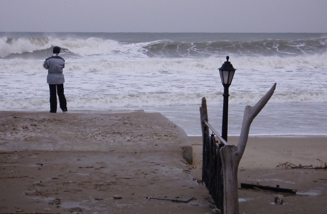 Труп на мъж изплува на Рибарския плаж