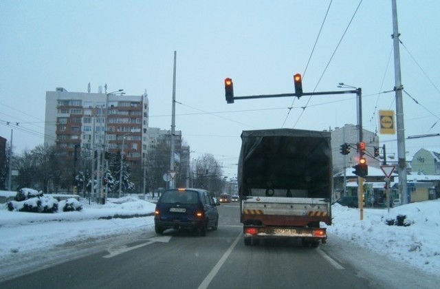 В област Сливен движението е при зимни условия