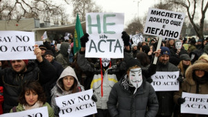 Около 500 души протестираха срещу ACTA във Варна