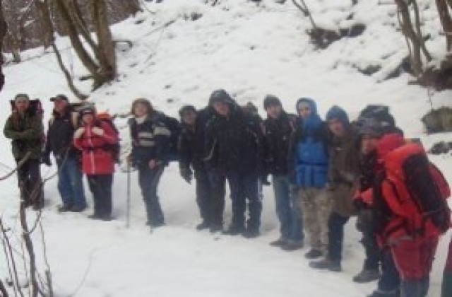 Спелеолози организират нощен поход