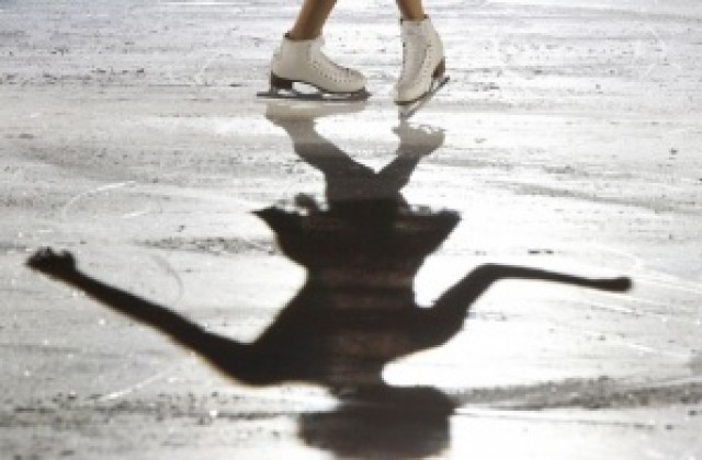 Възпитаници на Ледени спортове със злато и бронз