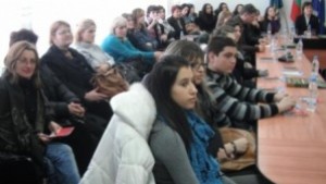 Младежи от Силистра дискутират по темата Безопасен Интернет