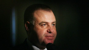 Мирослав Найденов зарязва лозя в Пазарджишко