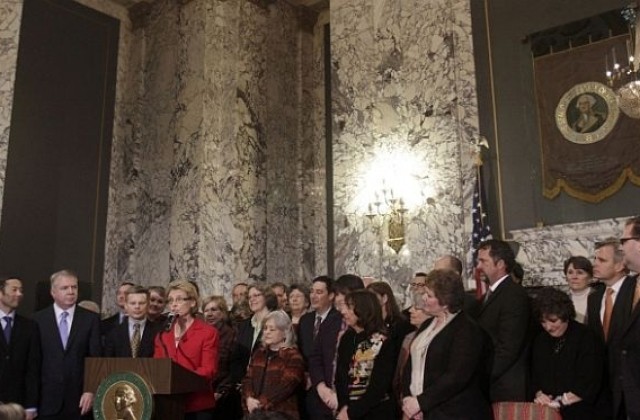 Вашингтон официално легализира еднополовите бракове