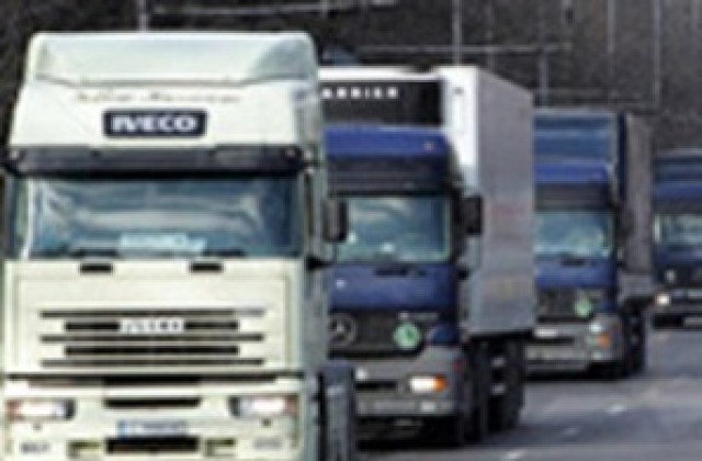 Започна пропускането на ТИР-ове през Дунав мост