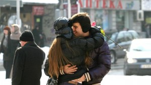 Целувайте се за здраве