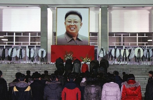 Ким Чен-ир бе посмъртно обявен за генералисимус на Северна Корея