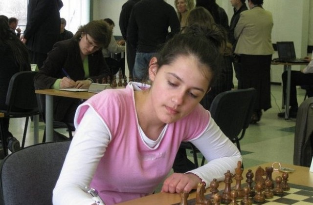 14 годишната Симонета Иванова отново на финал за жени