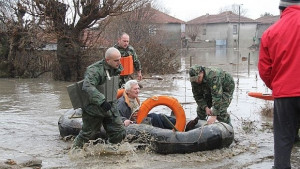 Награждават жители на с Бисер помагали в спасителните акции