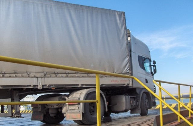 Фериботът Оряхово- Бекет тръгва от утре