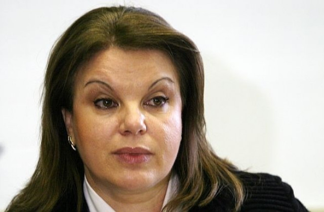 Десетки поискаха да „помогнат на Нели Нешева да върне парите в НЗОК”