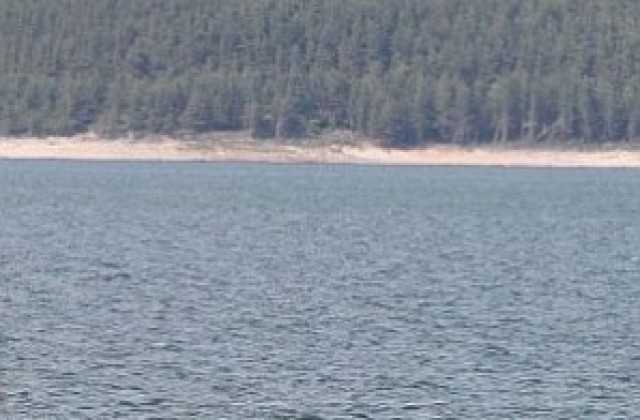 Изпускат язовирите край София