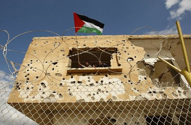 Израел нанесе въздушни удари в Газа в отговор на палестински ракетен обстрел