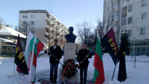 Почетна стража пред паметника на Васил Левски