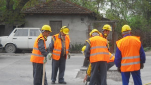 Започва поредно кърпене на дупките в града