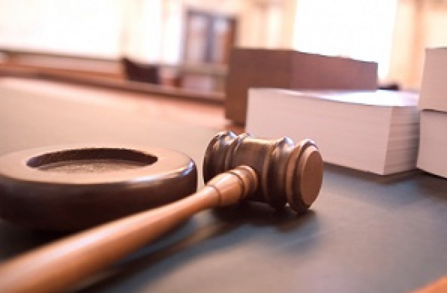 Осъдиха мъж, обрал съквартиранта си