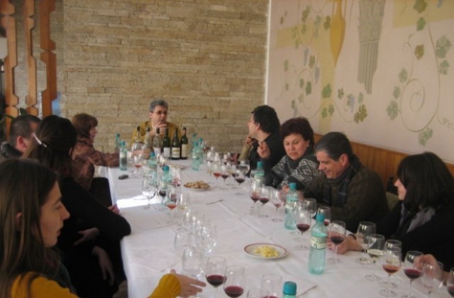 С вино от Мурфатлар и археологически артефакти Констанца впечатли  журналисти от Добрич