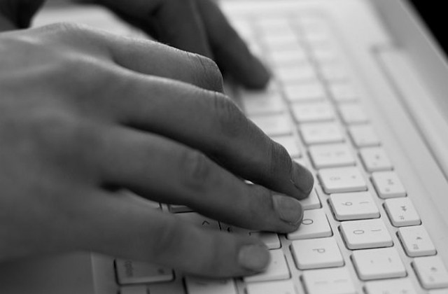 Правителственият сайт в Италия блокира, след като помести доходите на министрите